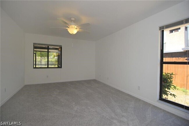 Building Photo - 224 Erie Dr