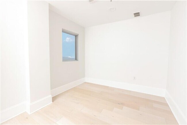 Building Photo - 1280 W Peachtree St NW