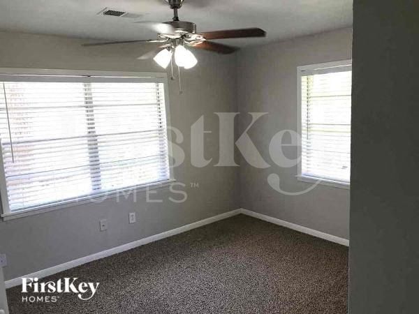 Building Photo - 3105 McKinney Dr