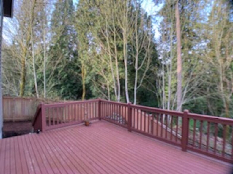 Building Photo - 4 Bedroom In Woodridge