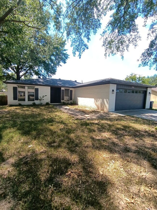 Building Photo - 3214 Bryn Mawr Cir