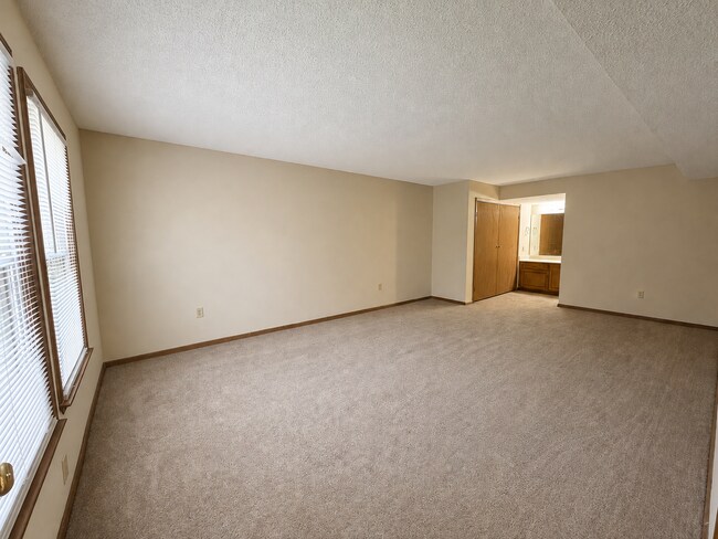 Building Photo - 429 Harper Ave
