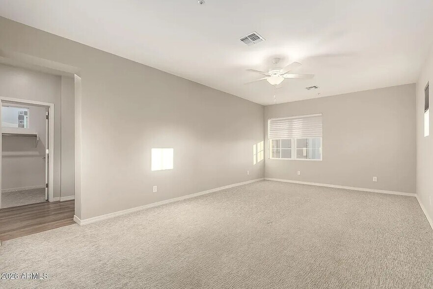 Building Photo - 1476 E Shannon St