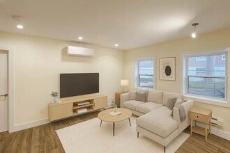Building Photo - 3 bedroom in JAMAICA NY 11432