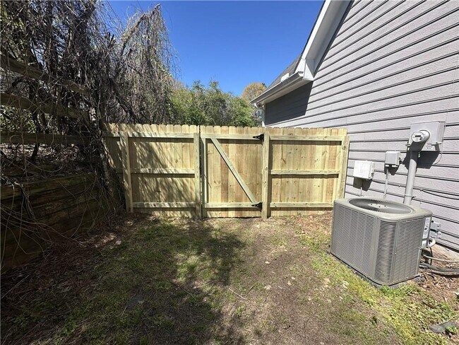 Building Photo - 5705 Cannonero Dr