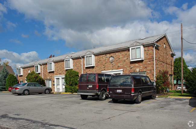 Building Photo - Colonial Colony Townhouses