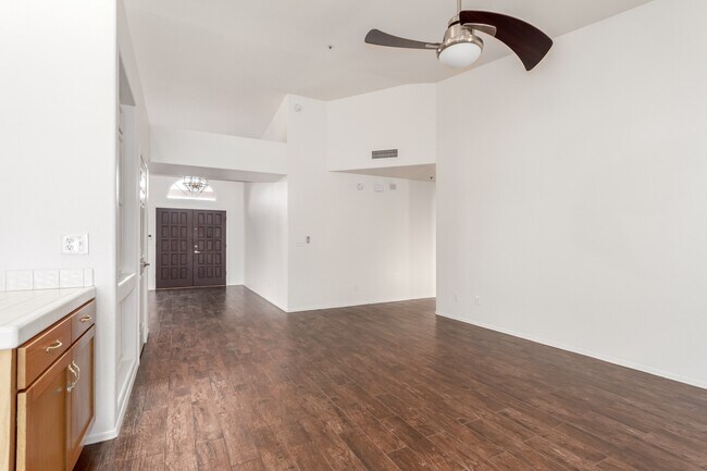 Building Photo - 9003 E Aster Dr