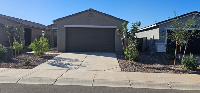 Building Photo - 3049 Hayden Rose Ave