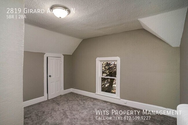 Building Photo - 2819 N Girard Ave