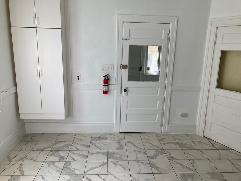 Back Entry - 12087 Saint Aubin St