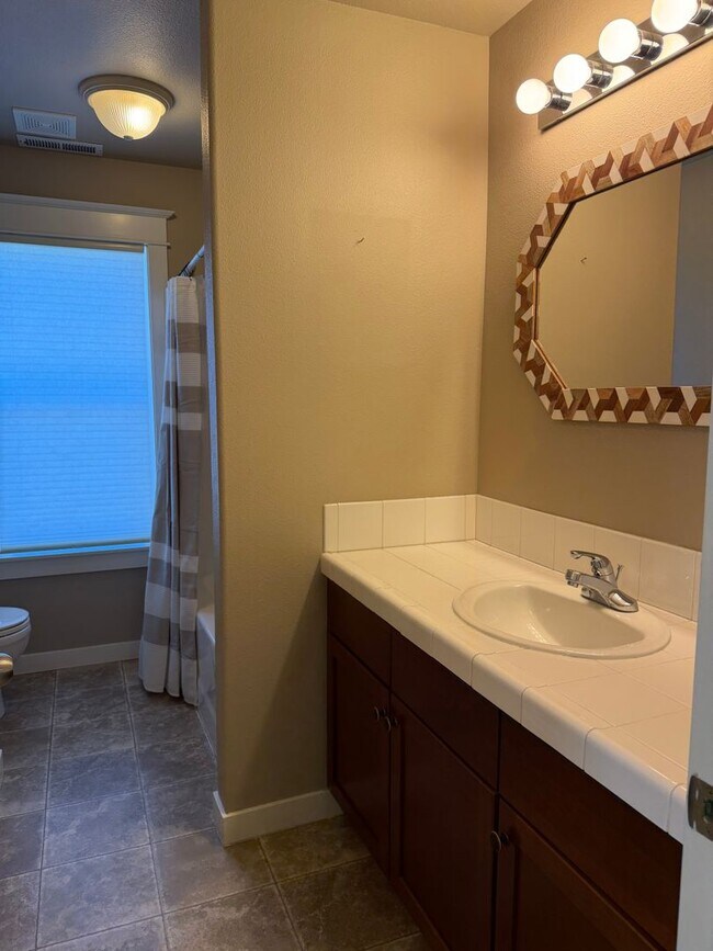 Building Photo - 61112 Snowbrush Dr