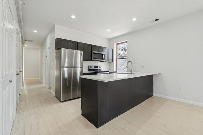 Building Photo - 1919 W Diamond St