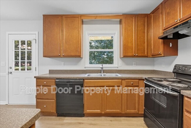 Building Photo - 4201 Autumn Lake Dr