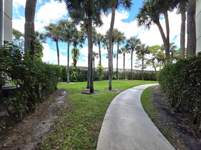 Building Photo - 2721 Village Blvd