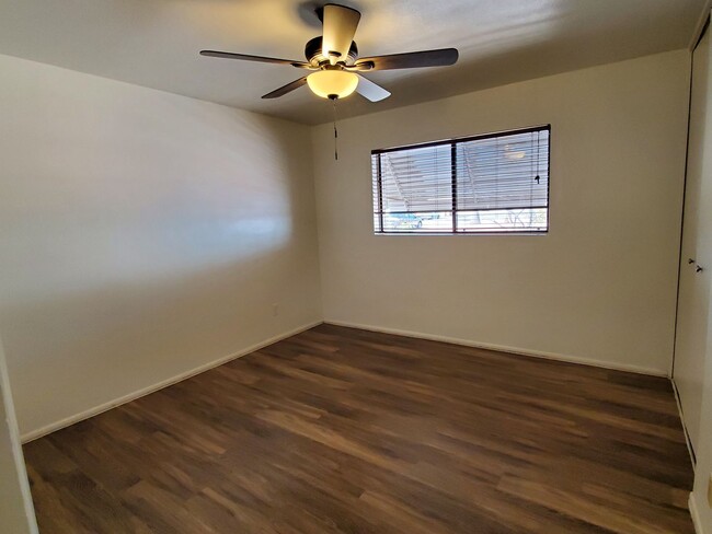 Building Photo - 3 bedroom with mother in law suite/ home o...