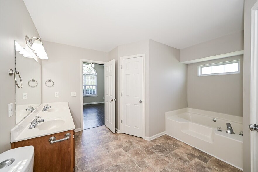 Building Photo - 1594 Laurel Ledge Dr