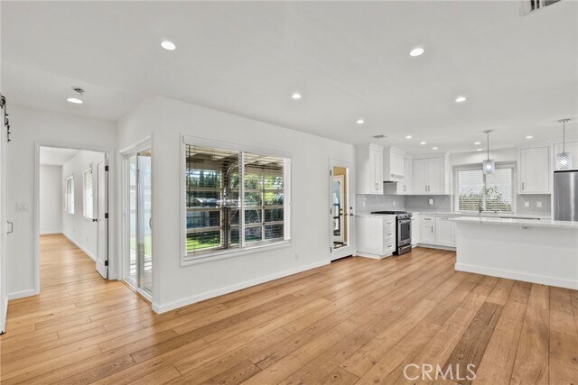 Building Photo - 1056 E Orange Grove Ave