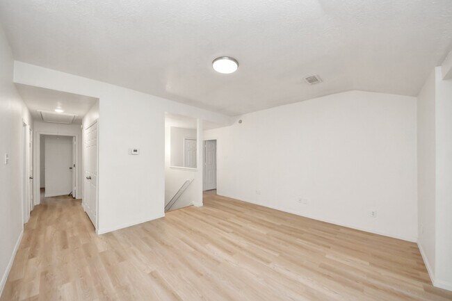 Building Photo - 3046 Texas Oak Dr