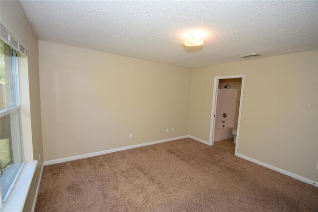 Building Photo - 33 Rosepetal Ln