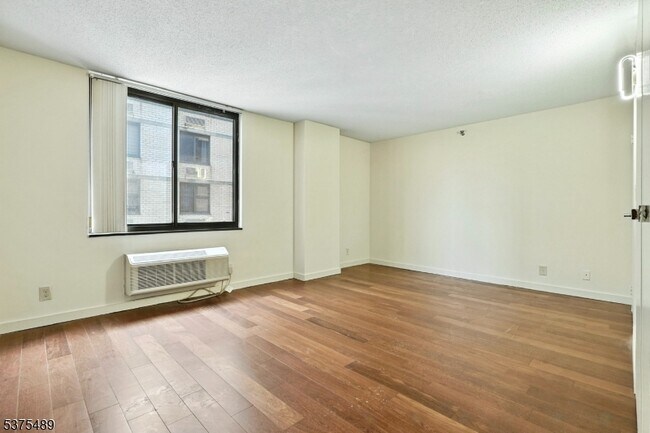 Building Photo - 316 Prospect Ave