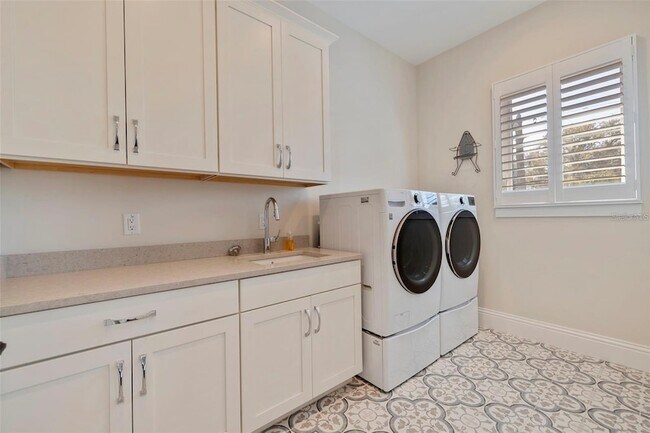 Building Photo - 294 Bayview Dr NE