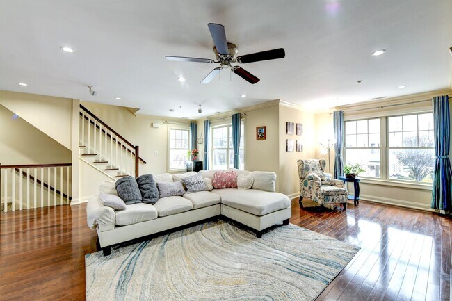 Building Photo - 1625 Paterson Plank Rd