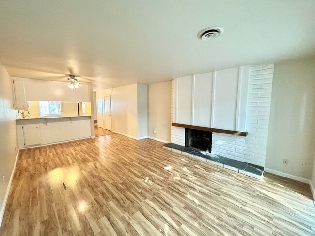 Building Photo - 604 Radcliffe Dr