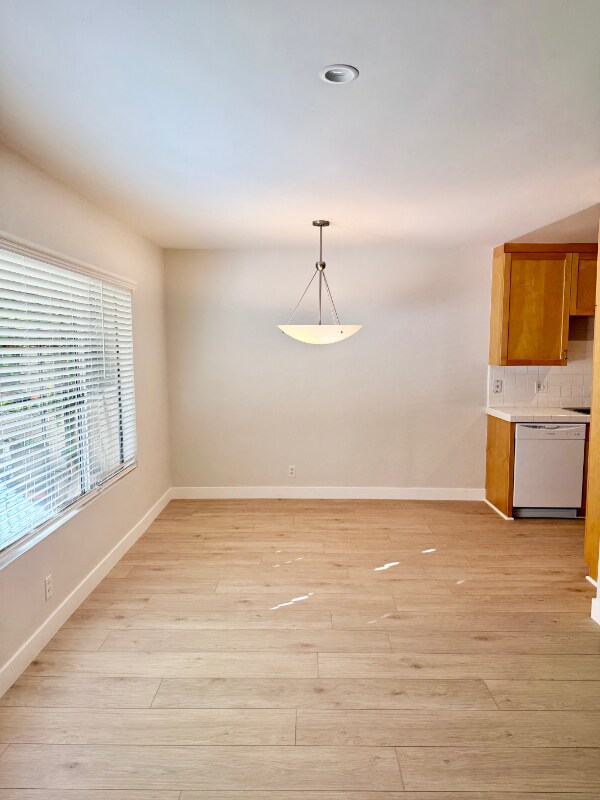 Building Photo - 808-812 Westmount Dr