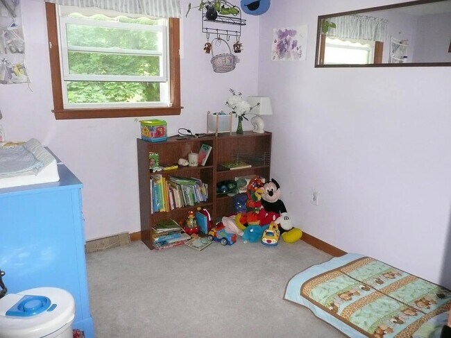 bedroom 2 - 1 Cayuga Dr