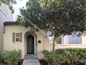Building Photo - Beautiful San Moritz Townhome - Available ...