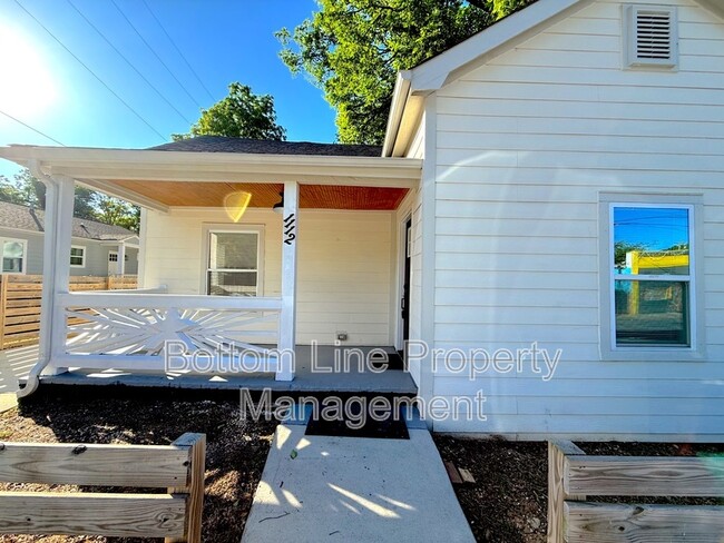 Building Photo - 1112 Pegram St