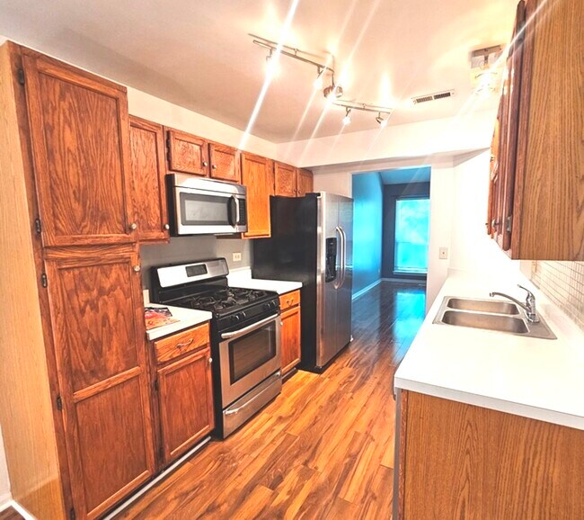 Building Photo - 1605 Portsmith Ln