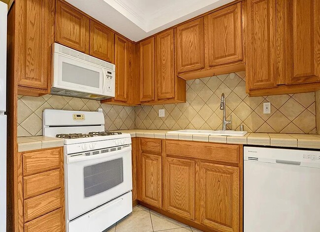 Building Photo - 16879 Bluewater Ln