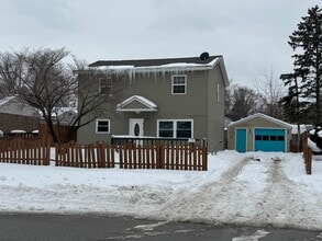 Building Photo - 416 E Chippewa Ave