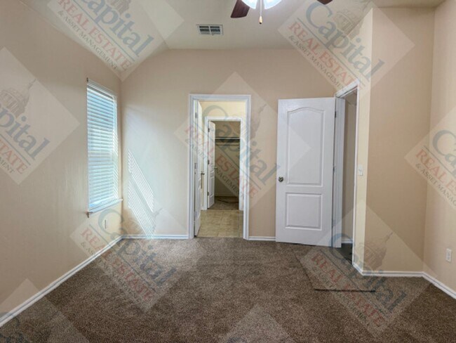 Building Photo - 9604 Ella Ln