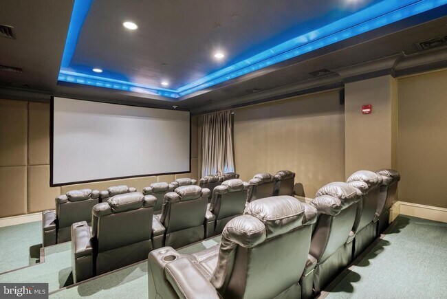 Building Photo - 851 N Glebe Rd