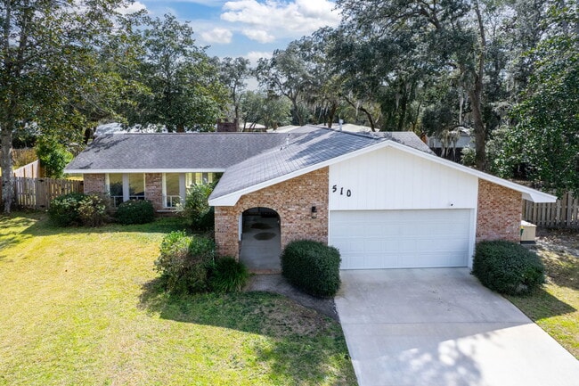 Building Photo - 510 Sioux Cir