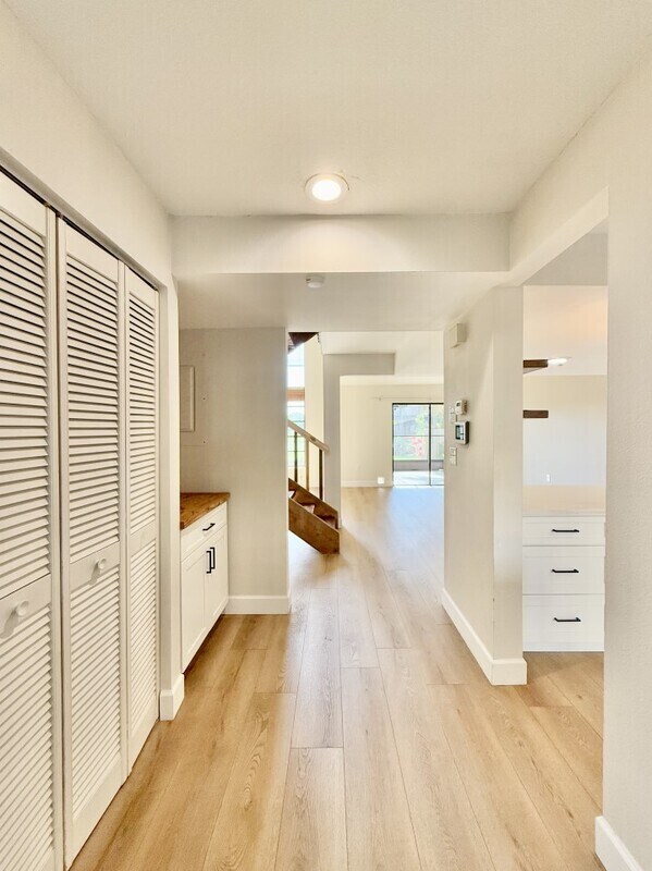 Building Photo - 817 Fairwood Forest Dr