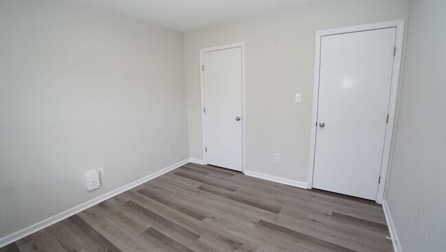 Building Photo - 116 Howell Dr