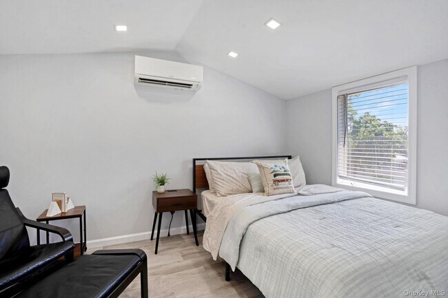 Building Photo - 108 Sheridan Ave