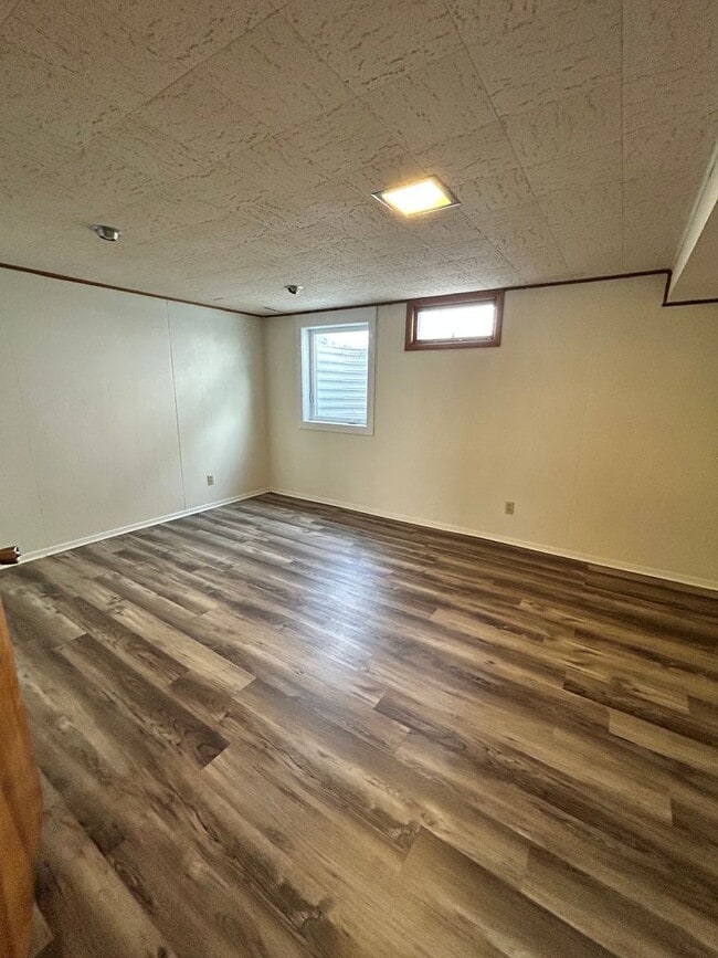 Building Photo - Adorable midtown home!