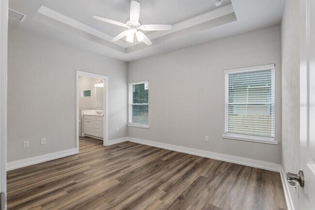 Building Photo - 211 SE 9 St