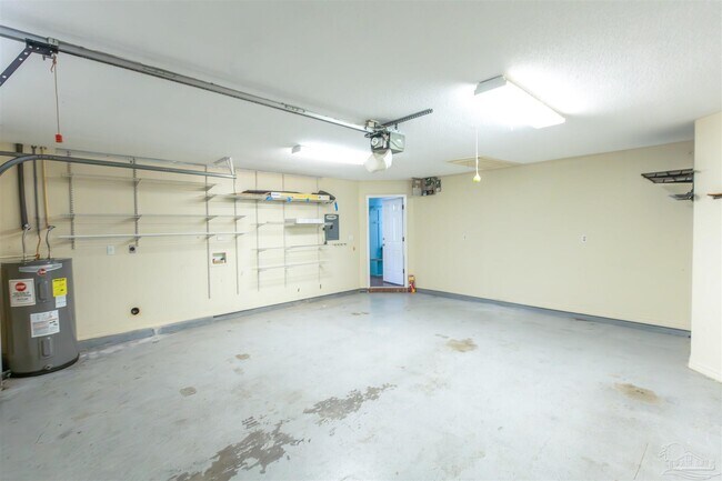 Building Photo - 400 Ridge Wood Cir