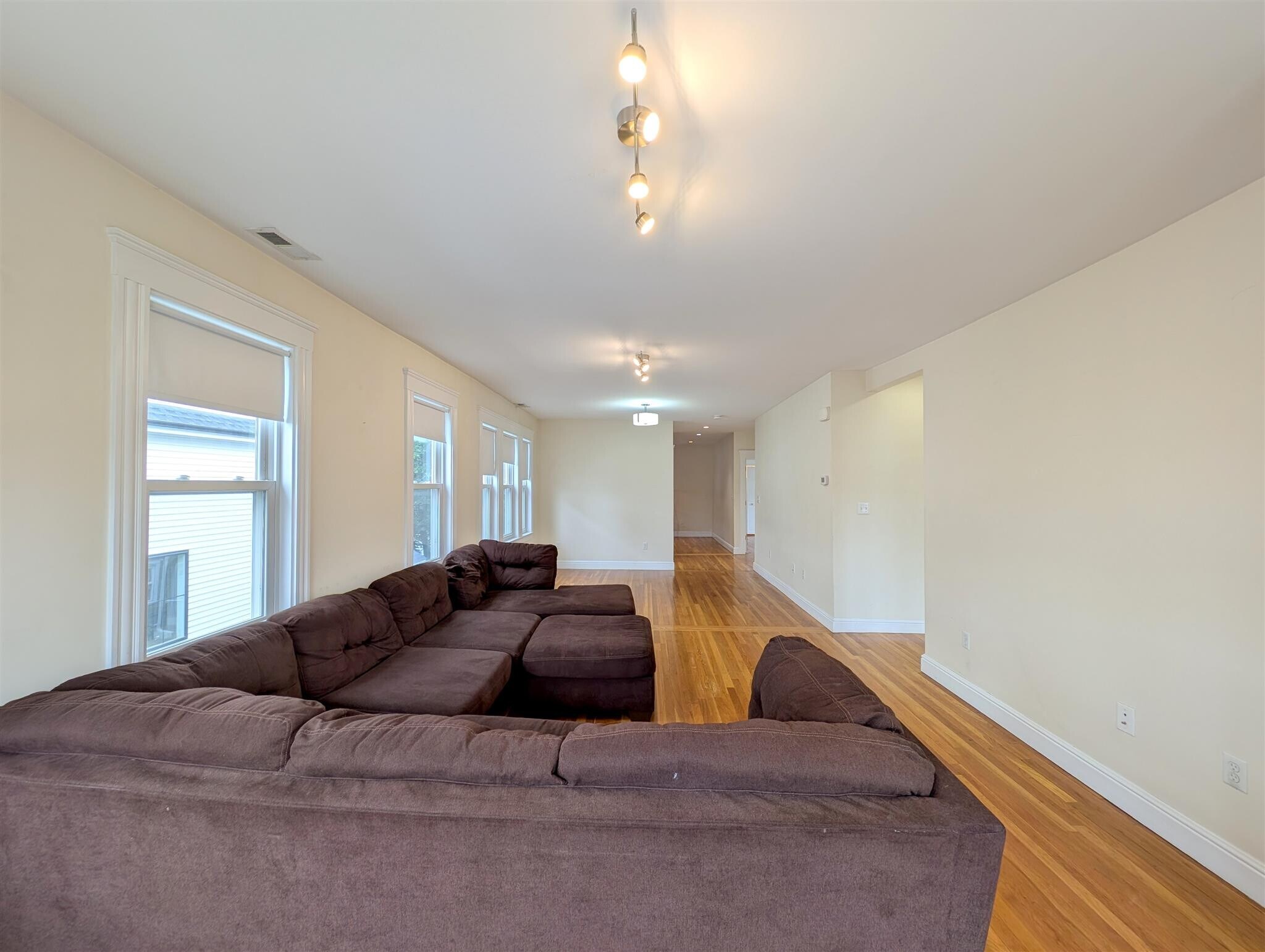 Building Photo - 9 Bonner Ave