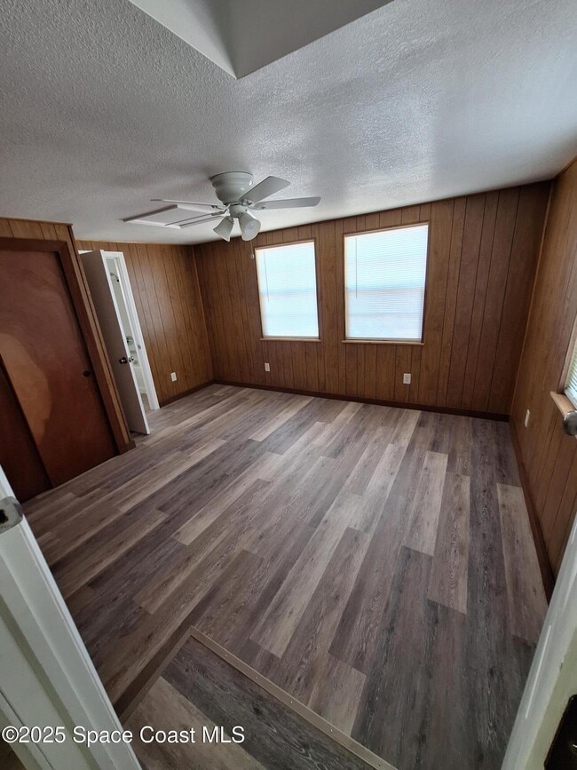 Building Photo - 4065 Coquina Ave