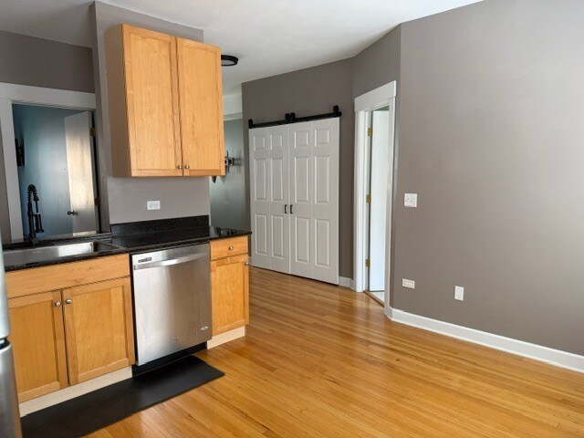 Building Photo - 2537 Prairie Ave