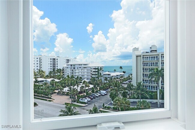 Building Photo - 1900 Gulf Shore Blvd N