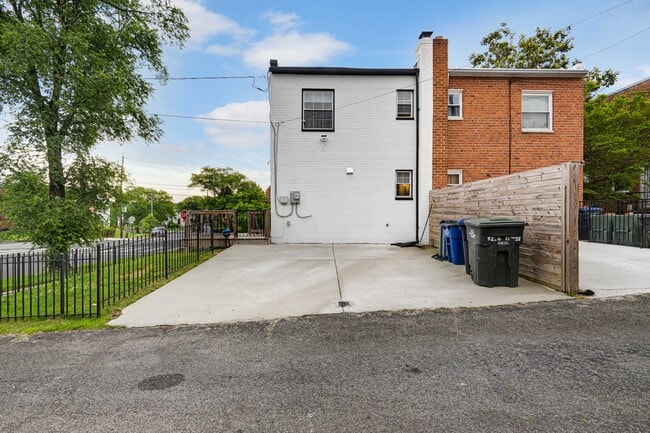 Building Photo - 5226 11th St NE