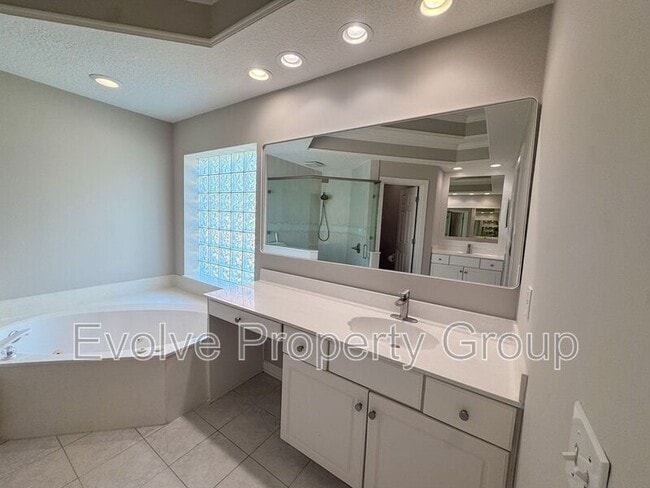 Building Photo - 822 Summer Bay Dr