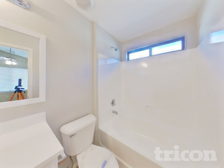 Building Photo - 6837 W Gary Way